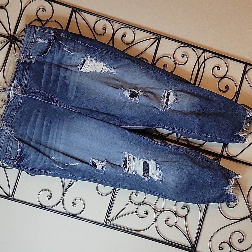 Torrid Girlfriend Distressed Jeans Size 24